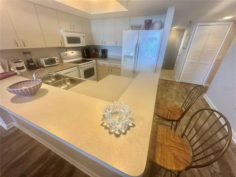 For Sale: $360,000 (2 beds, 2 baths, 1236 Square Feet)