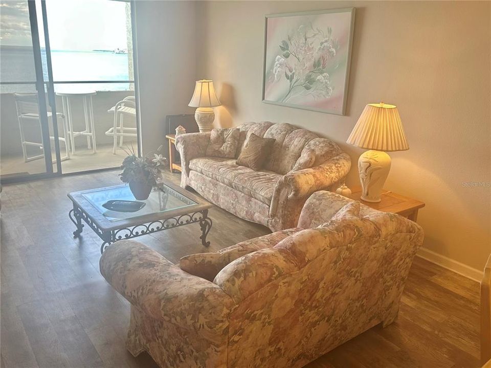 For Sale: $360,000 (2 beds, 2 baths, 1236 Square Feet)