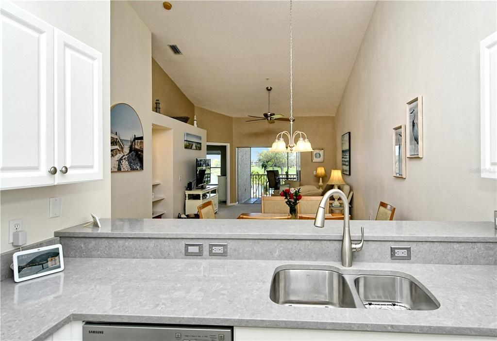 For Sale: $283,900 (2 beds, 2 baths, 1433 Square Feet)