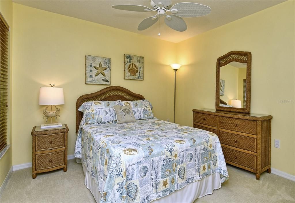 For Sale: $283,900 (2 beds, 2 baths, 1433 Square Feet)