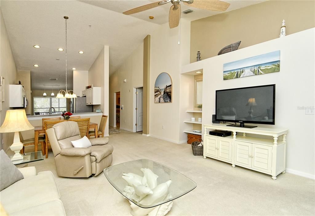 For Sale: $283,900 (2 beds, 2 baths, 1433 Square Feet)