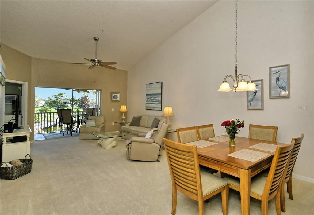 For Sale: $283,900 (2 beds, 2 baths, 1433 Square Feet)