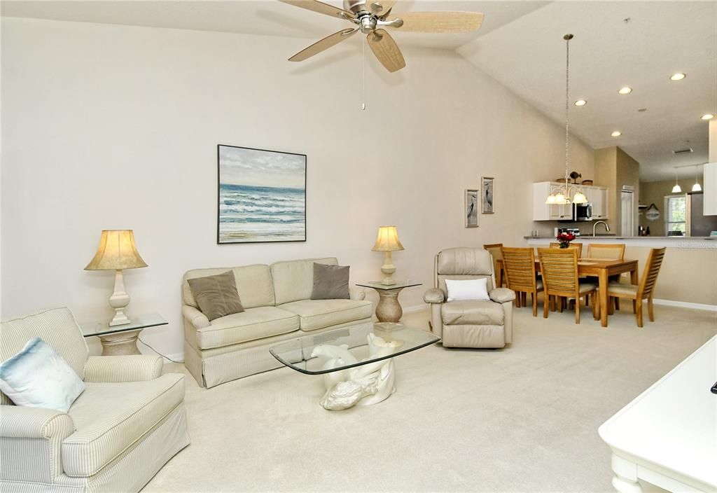 For Sale: $283,900 (2 beds, 2 baths, 1433 Square Feet)