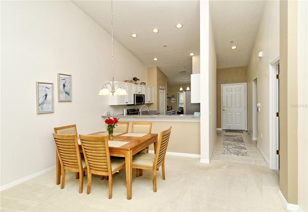 For Sale: $283,900 (2 beds, 2 baths, 1433 Square Feet)