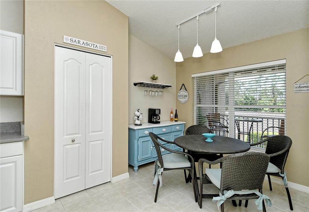 For Sale: $283,900 (2 beds, 2 baths, 1433 Square Feet)