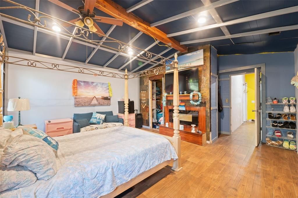 待售: $410,000 (4 贝兹, 2 浴室, 3121 平方英尺)