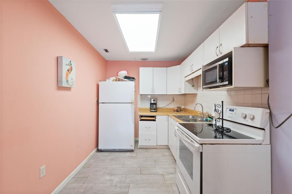 待售: $410,000 (4 贝兹, 2 浴室, 3121 平方英尺)