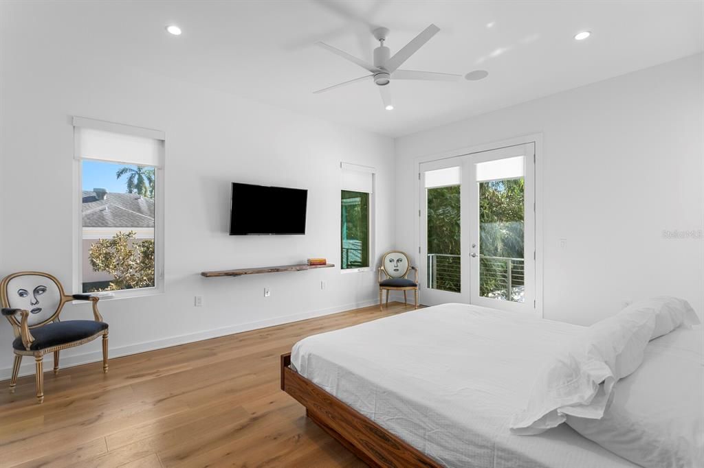 For Sale: $2,750,000 (4 beds, 4 baths, 3220 Square Feet)