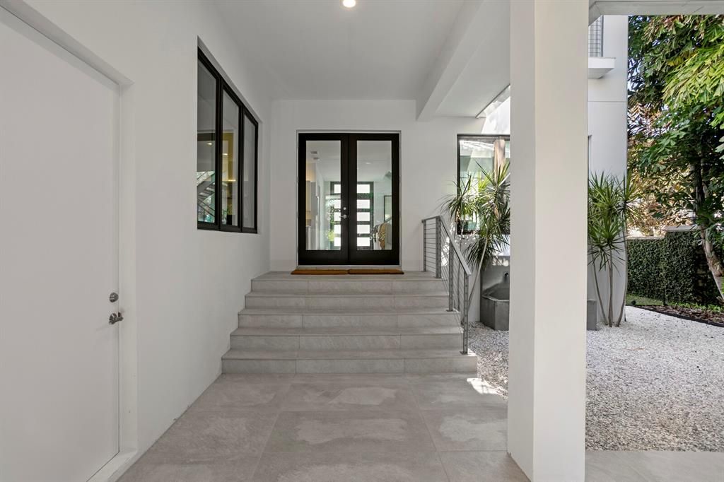 For Sale: $2,750,000 (4 beds, 4 baths, 3220 Square Feet)