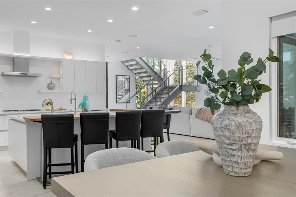 For Sale: $2,750,000 (4 beds, 4 baths, 3220 Square Feet)