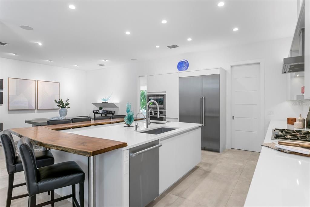 For Sale: $2,750,000 (4 beds, 4 baths, 3220 Square Feet)