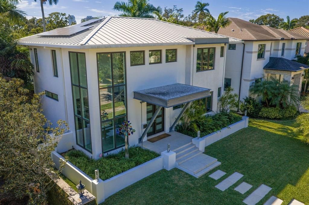 For Sale: $2,750,000 (4 beds, 4 baths, 3220 Square Feet)