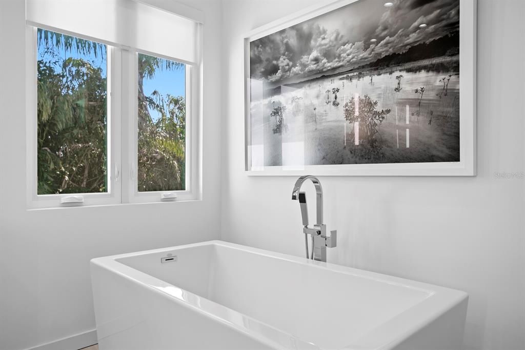 For Sale: $2,750,000 (4 beds, 4 baths, 3220 Square Feet)