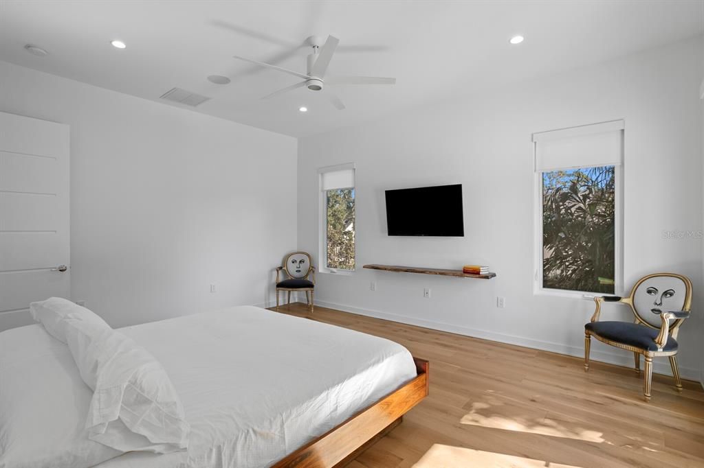 For Sale: $2,750,000 (4 beds, 4 baths, 3220 Square Feet)