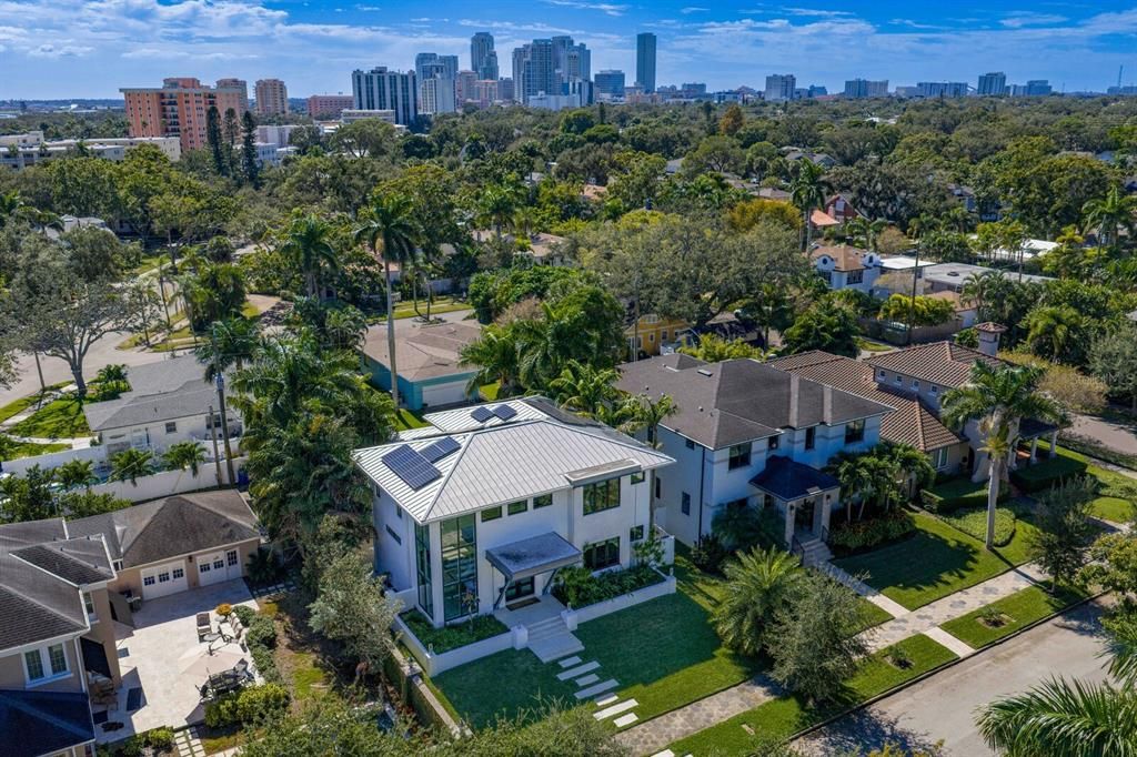 For Sale: $2,750,000 (4 beds, 4 baths, 3220 Square Feet)