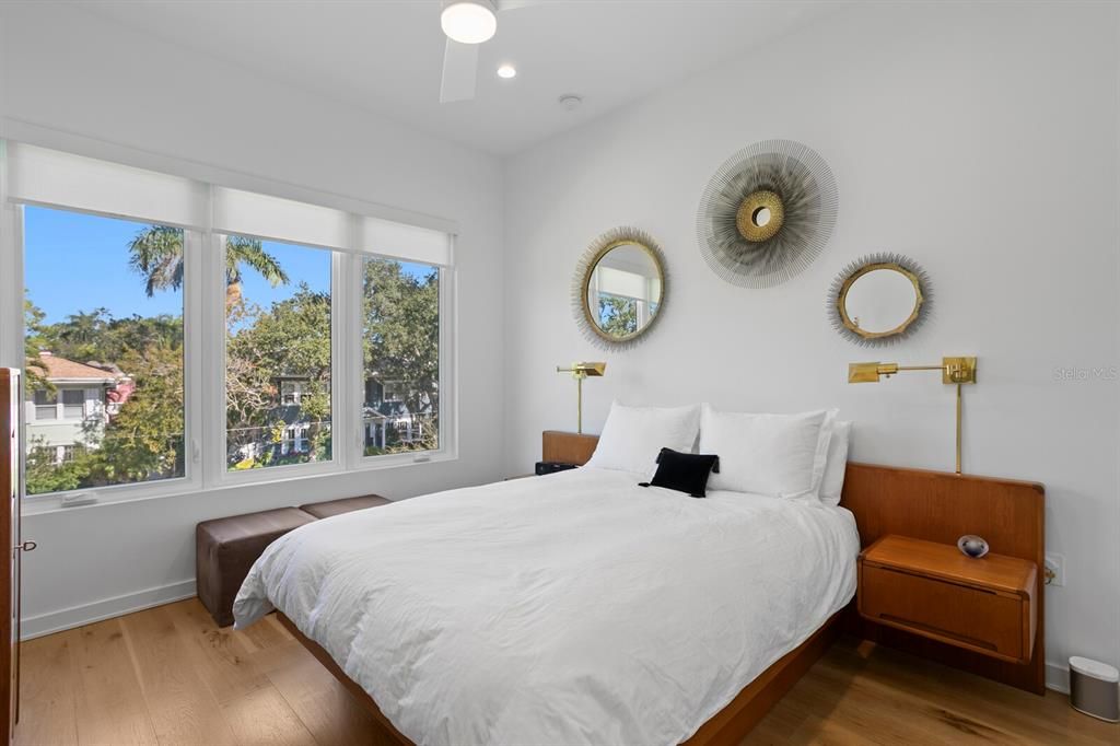 For Sale: $2,750,000 (4 beds, 4 baths, 3220 Square Feet)