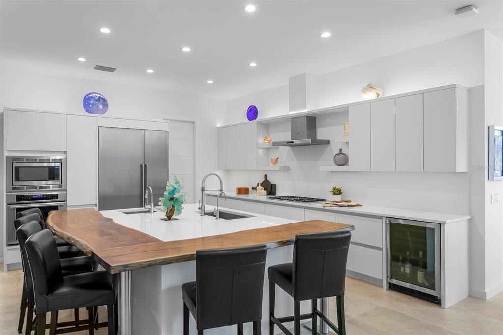 For Sale: $2,750,000 (4 beds, 4 baths, 3220 Square Feet)