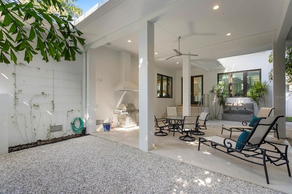 For Sale: $2,750,000 (4 beds, 4 baths, 3220 Square Feet)