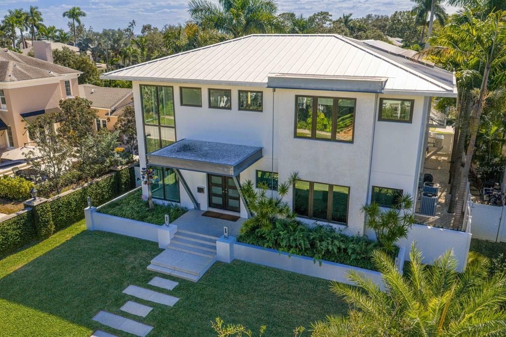 For Sale: $2,750,000 (4 beds, 4 baths, 3220 Square Feet)