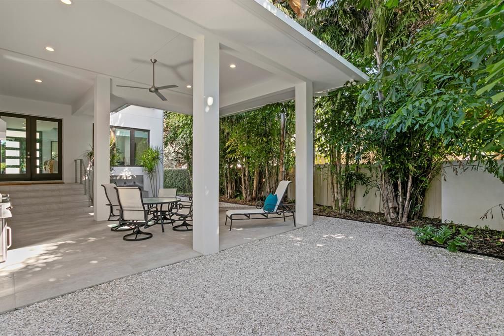 For Sale: $2,750,000 (4 beds, 4 baths, 3220 Square Feet)