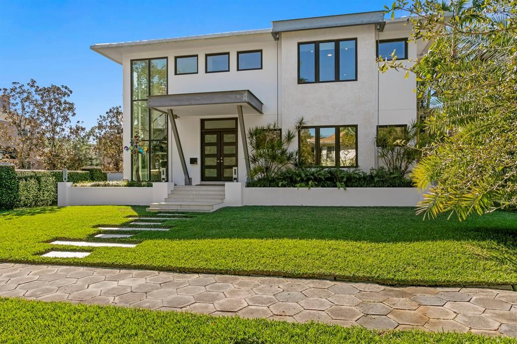 For Sale: $2,750,000 (4 beds, 4 baths, 3220 Square Feet)