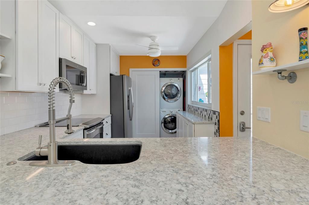 合同活跃: $379,000 (2 贝兹, 2 浴室, 1453 平方英尺)