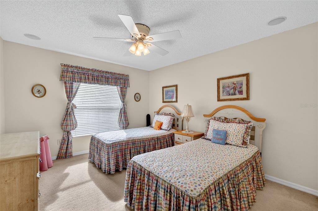 For Sale: $379,900 (3 beds, 2 baths, 1565 Square Feet)