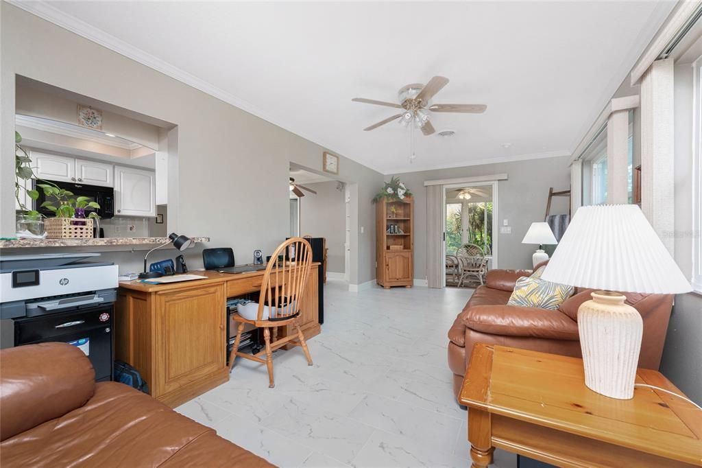 Activo con contrato: $347,500 (2 camas, 2 baños, 1379 Pies cuadrados)