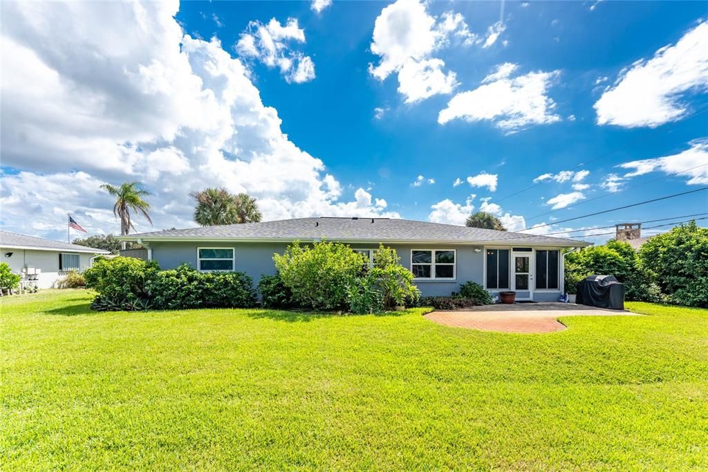 Activo con contrato: $347,500 (2 camas, 2 baños, 1379 Pies cuadrados)