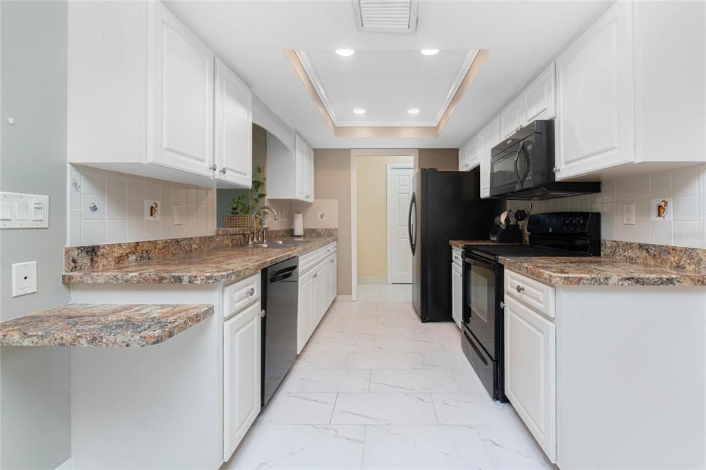 Activo con contrato: $347,500 (2 camas, 2 baños, 1379 Pies cuadrados)