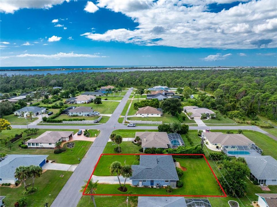 Activo con contrato: $347,500 (2 camas, 2 baños, 1379 Pies cuadrados)