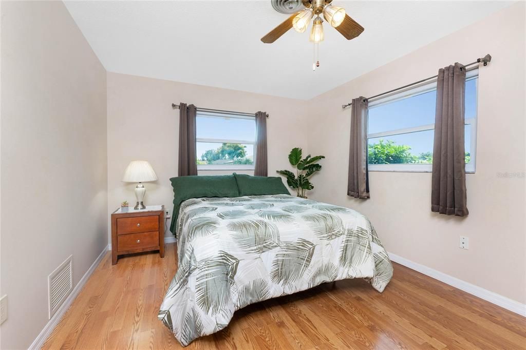 Activo con contrato: $347,500 (2 camas, 2 baños, 1379 Pies cuadrados)