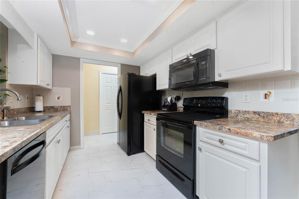 Activo con contrato: $347,500 (2 camas, 2 baños, 1379 Pies cuadrados)