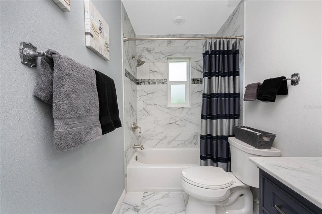 Activo con contrato: $347,500 (2 camas, 2 baños, 1379 Pies cuadrados)