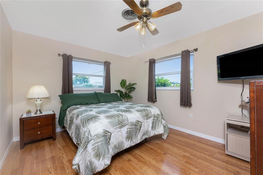 Activo con contrato: $347,500 (2 camas, 2 baños, 1379 Pies cuadrados)