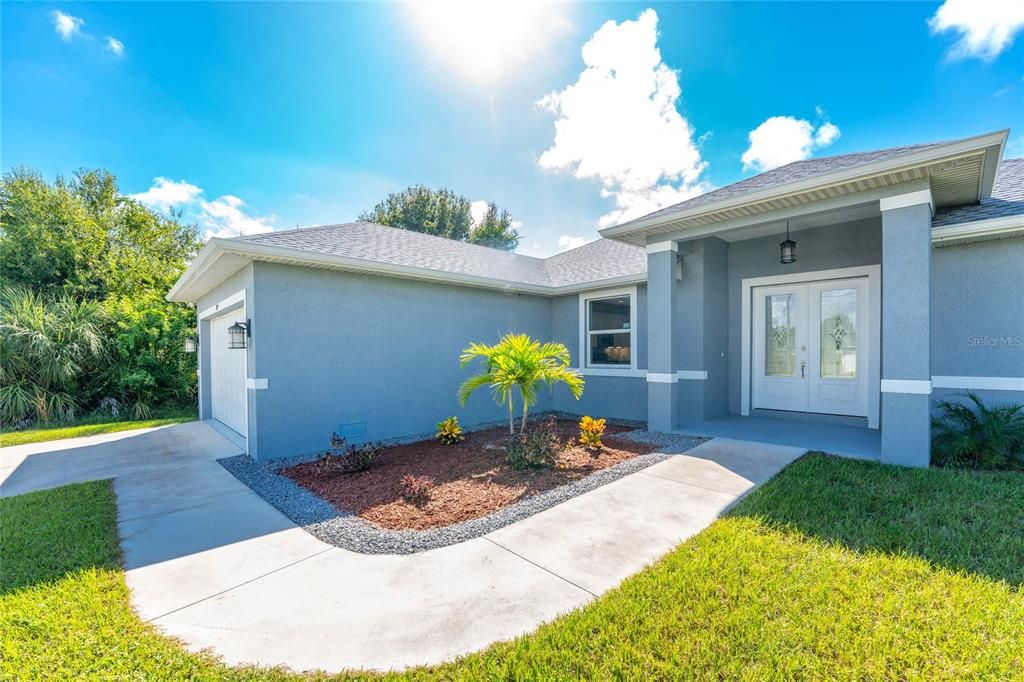 Active With Contract: $369,900 (3 beds, 2 baths, 1900 Square Feet)