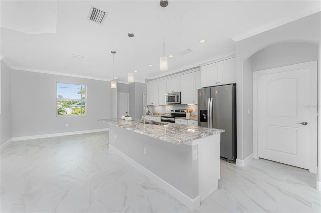 Active With Contract: $369,900 (3 beds, 2 baths, 1900 Square Feet)