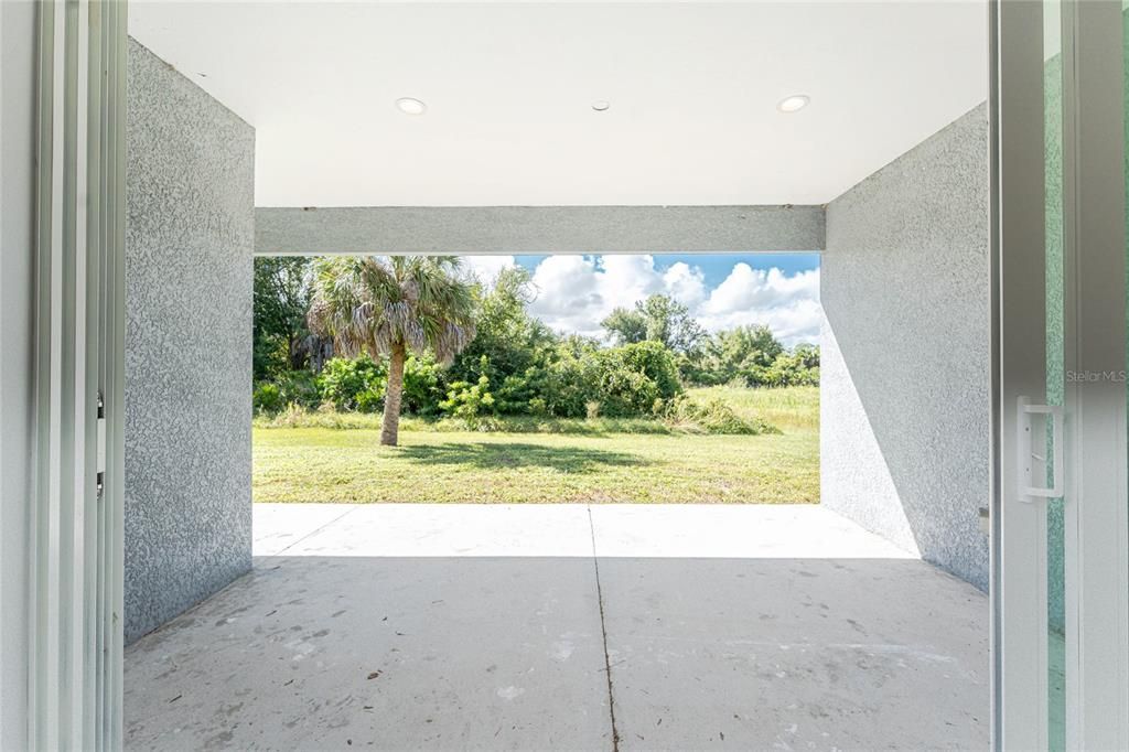 Active With Contract: $369,900 (3 beds, 2 baths, 1900 Square Feet)