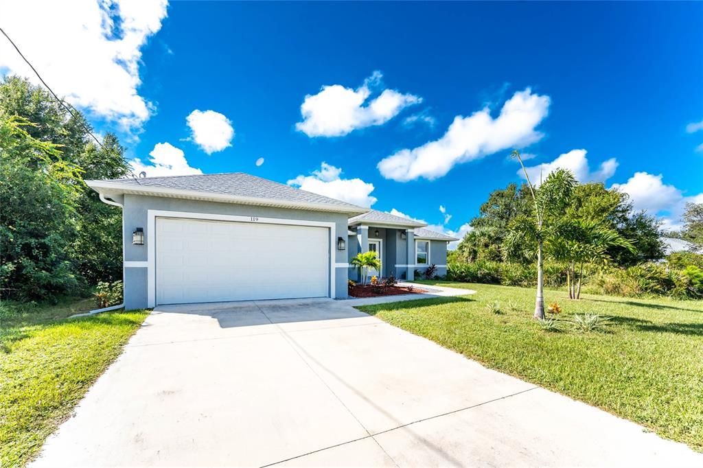 Active With Contract: $369,900 (3 beds, 2 baths, 1900 Square Feet)