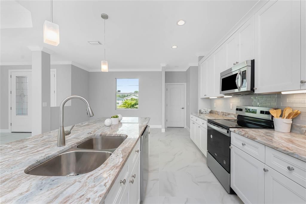 Active With Contract: $369,900 (3 beds, 2 baths, 1900 Square Feet)