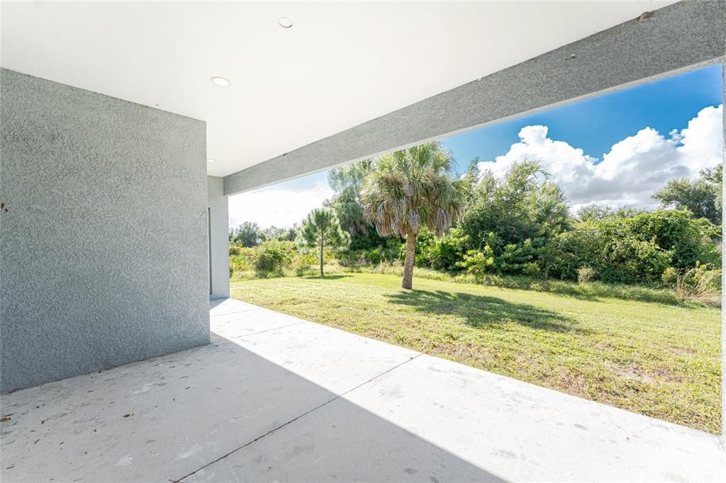 Active With Contract: $369,900 (3 beds, 2 baths, 1900 Square Feet)