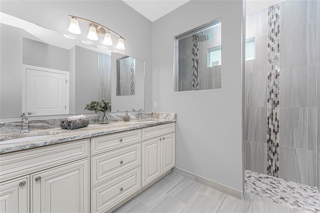 Active With Contract: $369,900 (3 beds, 2 baths, 1900 Square Feet)