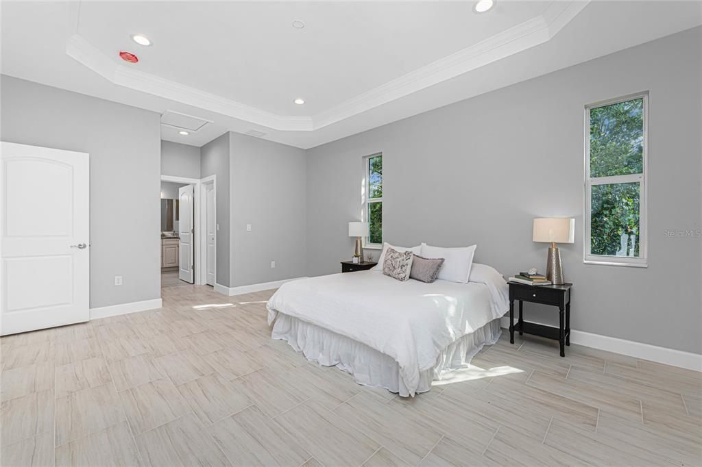 Active With Contract: $369,900 (3 beds, 2 baths, 1900 Square Feet)