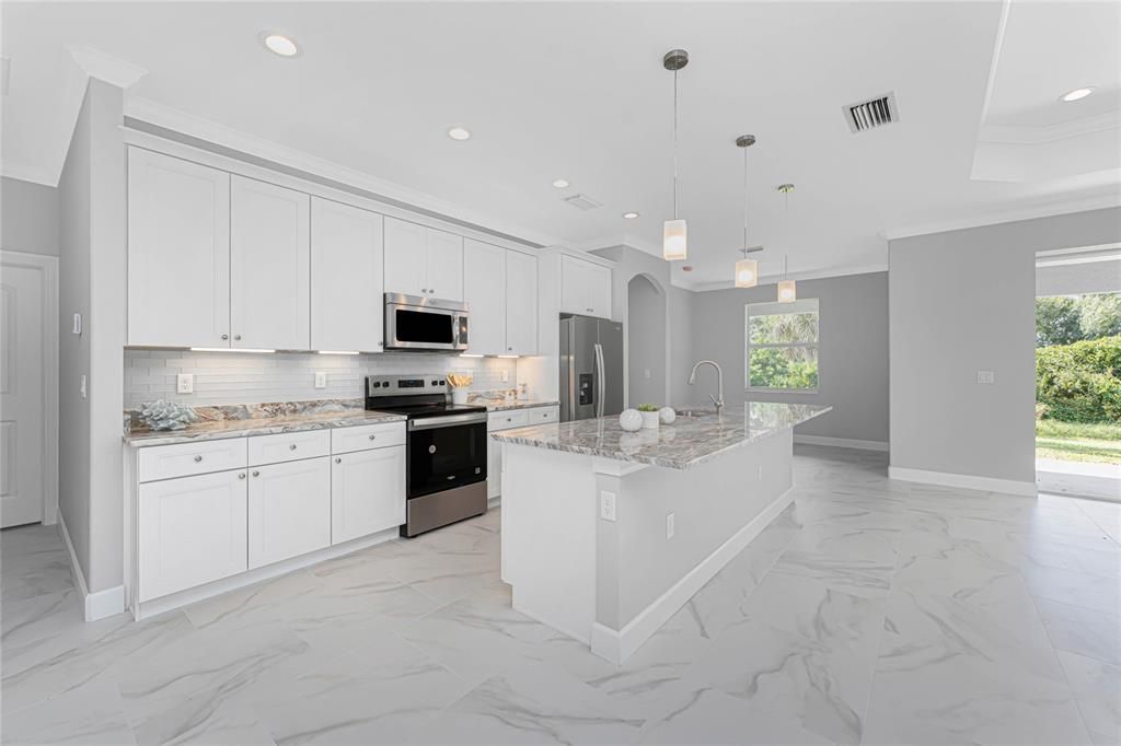 Active With Contract: $369,900 (3 beds, 2 baths, 1900 Square Feet)