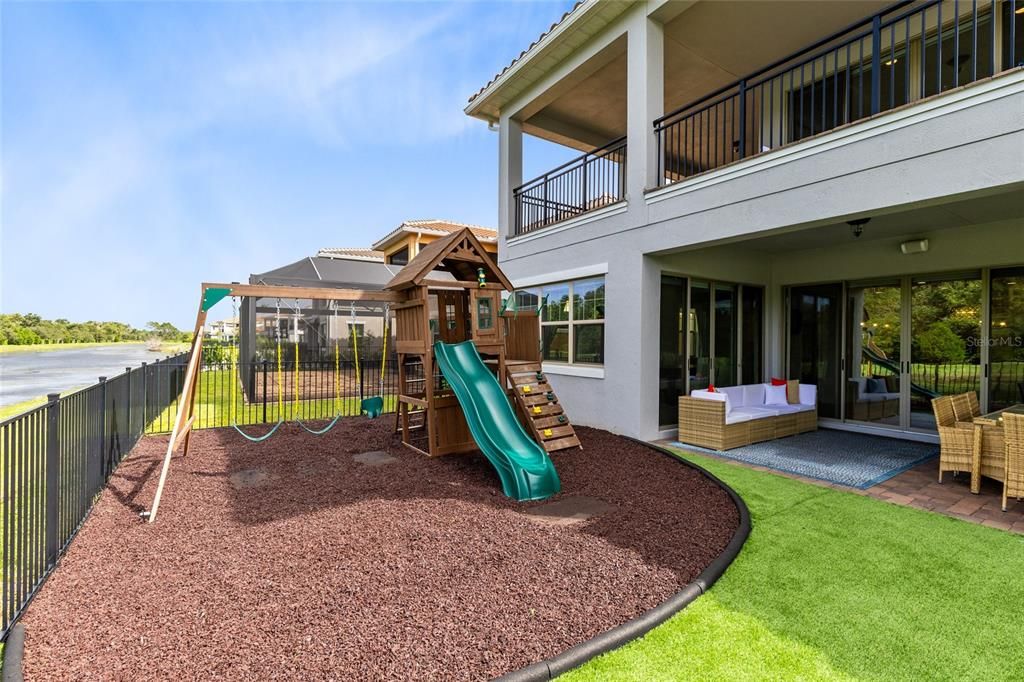 For Sale: $1,475,000 (5 beds, 5 baths, 4280 Square Feet)