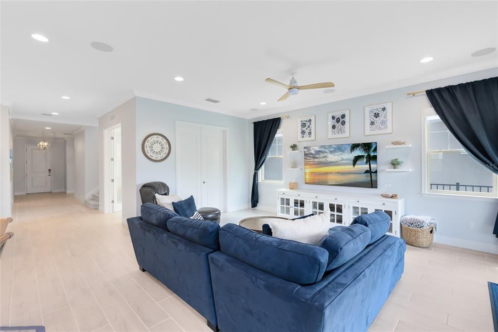 For Sale: $1,475,000 (5 beds, 5 baths, 4280 Square Feet)