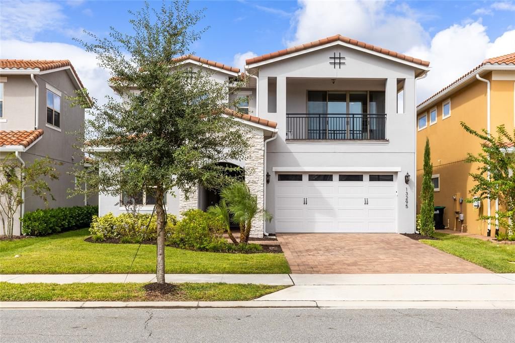 For Sale: $1,475,000 (5 beds, 5 baths, 4280 Square Feet)