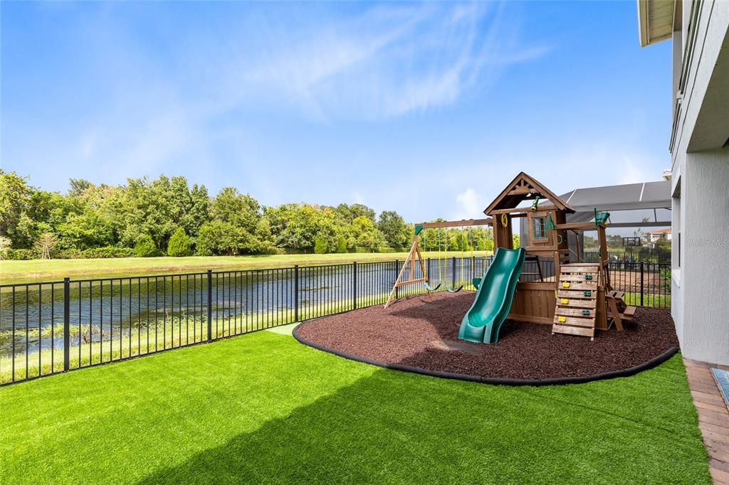 For Sale: $1,475,000 (5 beds, 5 baths, 4280 Square Feet)