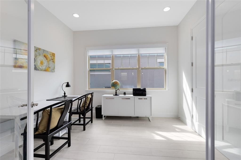 For Sale: $1,475,000 (5 beds, 5 baths, 4280 Square Feet)