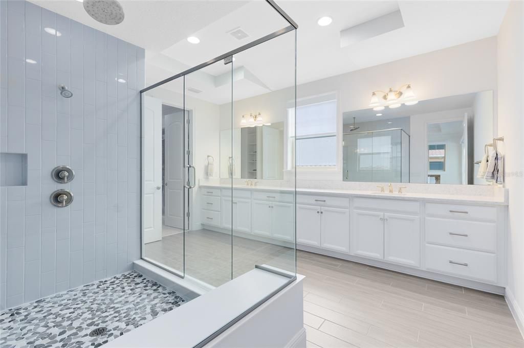 For Sale: $1,475,000 (5 beds, 5 baths, 4280 Square Feet)